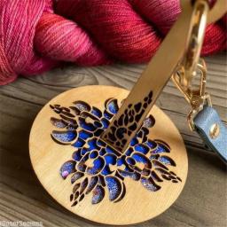 Ferramentas de tricô de madeira com alça de pulso Suporte do fio Carretel de linha de costura DIY Enrolador de bola de lã Suporte de acessórios Rochet - Image 1
