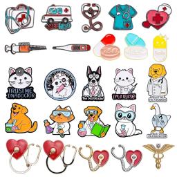 Estetoscópio médico do tubo da agulha do broche do metal, jogo dos primeiros socorros, gato, enfermeira, cão, doutor, animal, paciente, crachá, punk pinos, joia - Image 1