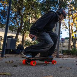 Meepo Edge 4WD 3000W skate elétrico, alcance de 42kph 32km, carga de 150kg, peso de 9kg, carga 30% inclinada de 4h, adultos portáteis - Image 4