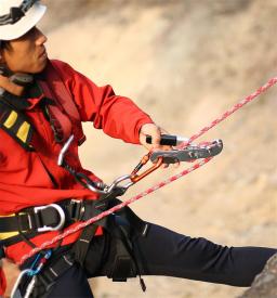 Escalada ao ar livre com função de bloqueio automático parar lidar com dispositivo de controle de descida rappelling descender downhill freio polia - Image 6