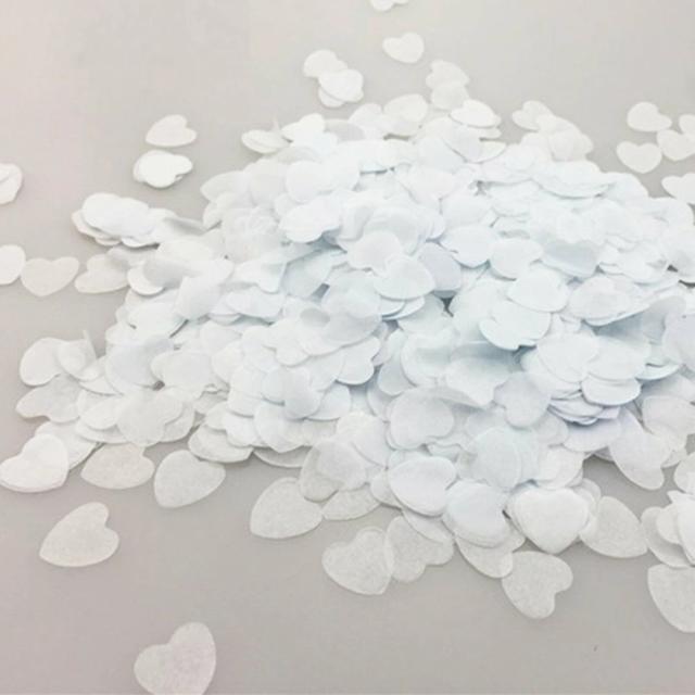 Confete de Papel Tissue Branco em Forma de Corações: 10.000 Peças Biodegradáveis para Deixar Seu Evento Cheio de Amor e Celebração