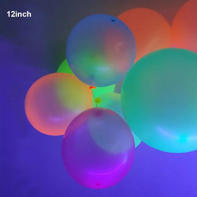 Brilho Neon: Decoração de Festa com Chapéus, Luzes UV e Bandeiras Fluorescentes para Aniversários Inesquecíveis