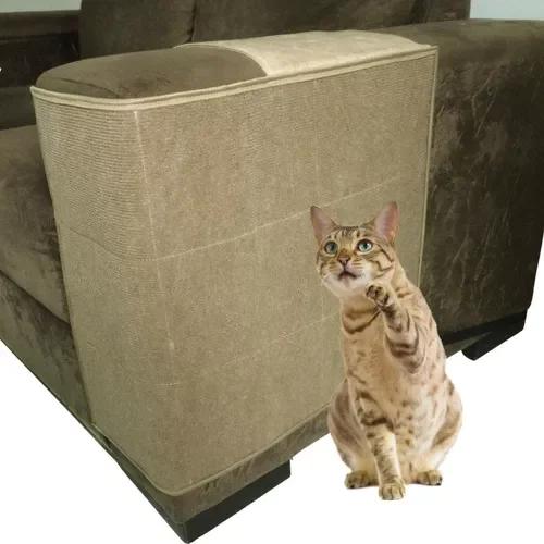 Protetor de Sofá e Arranhador para Gato com Brinquedos em Bege, Brinquedo Donut para Rato e Gachapon Automático Lado Esquerdo
