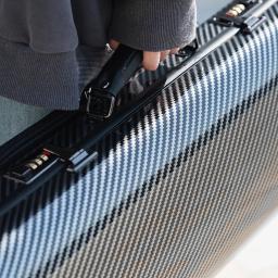 CHRISTINA Estojo para violino em fibra de carbono, novo estilo, listras pretas, tamanho 4/4, à prova d'água, com bolsa de partituras, bloqueio de código, bolsa extra (BV01BS) - Image 5