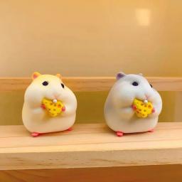 Anime Roubando Hamster Decoração Interior Do Carro, Figuras Gourmet Hamster, Auto Decoração Do Painel, Acessórios Do Carro, Bonito, Mulheres - Image 4