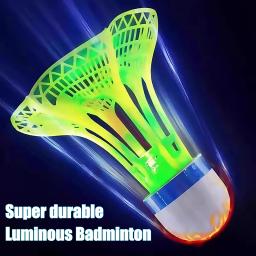 Petecas de badminton que brilham no escuro, 6 peças, à prova de vento, led, bolas de treinamento noturno, penas de plástico inquebráveis, bolas de nylon - Image 1