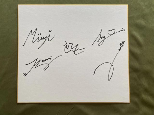Placa de Arte Shikishi Autografada do NewJeans - Cartão Exclusivo com Todos os Membros 27x24 cm K-POP 2022