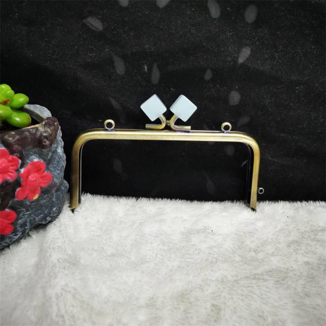 Bolsa de Bronze Metálica com Fecho Doce Parafuso para DIY, Acessório Antique Brass - 13cm x 6cm, 1 Unidade