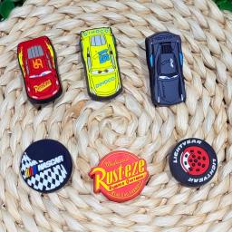 1/6 pçs disney relâmpago mcqueen pvc sapatos encantos miniso carros chinelos fivela decorações caber meninos presente de aniversário - Image 4