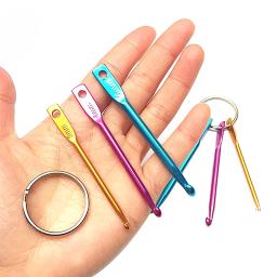 Multicolor Mini Alumínio Keychain, Crochet Ganchos, DIY Artesanato Ferramentas, Agulhas de Tricô, Alumina Colorida, 3Pcs por Conjunto - Image 1
