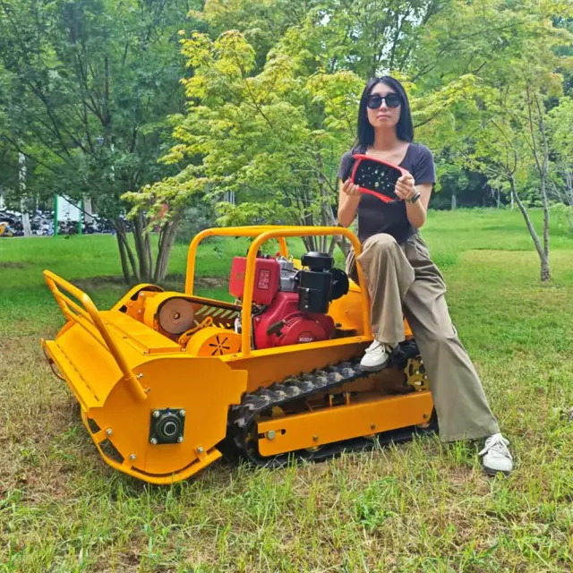 Máquina de Capina e Cortador de Grama com Controle Remoto Industrial 1200mm