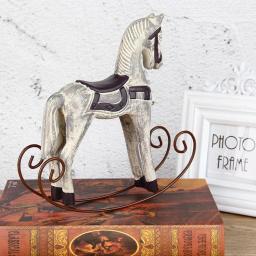 Madeira nórdica pintada artesanato a cavalo, Escultura de animais para hotel e loja, Decoração de mesa para casa - Image 3