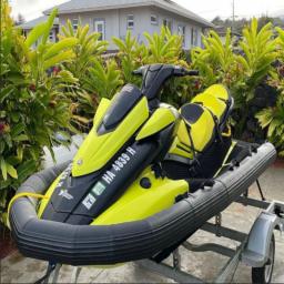 Jetboat inflável alimentado, novo design, jet ski com tampa, aeróbia na água viagens - Image 1