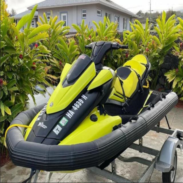Jetboat Inflável com Novo Design: Jet Ski Acompanhado de Tampa para Viagens Aquáticas Aeróbicas