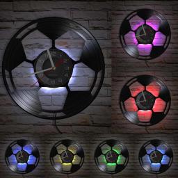 Bola de futebol arte da parede decoração casa relógio de parede futebol preto & branco clássico bola vintage vinil registro relógio de parede amante do futebol presente - Image 6