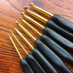 Conjunto de gancho de crochê artesanal, 8 peças, alça macia, ferramenta de costura, agulhas de tricô para casa, liga de alumínio, faça você mesmo, ergonômico, portátil - Image 2