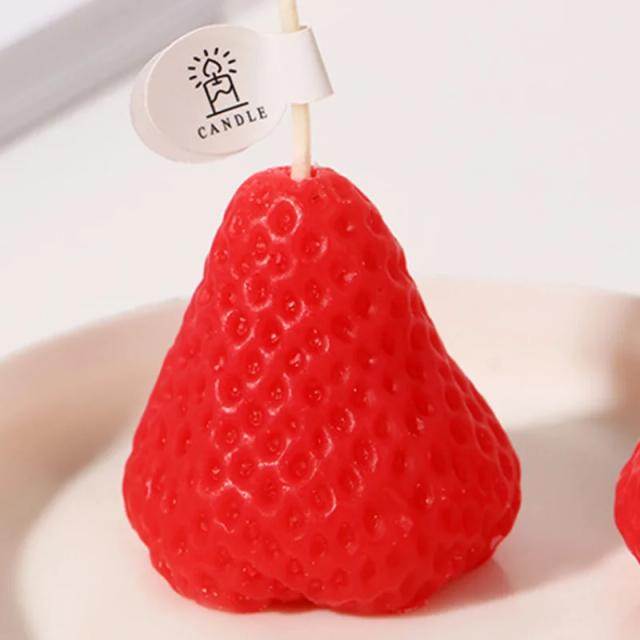 Vela Aromática de Morango em Cera de Soja para Decoração de Aniversários e Casamentos - Opção de 1 ou 4 Peças