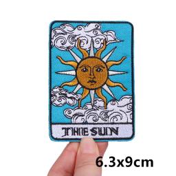 Patches bordados para vestuário, Ferro Em Patches, Sol e Lua, Carta, Cartoon Adesivos, Listra, Filme de Terror, DIY - Image 3
