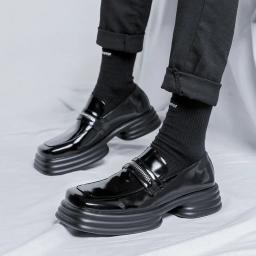 Sapatos de couro de patente de moda de luxo dos homens deslizamento-on oxfords sapato marca designer de dedo do pé quadrado mocassins preto calçado de plataforma à moda - Image 3