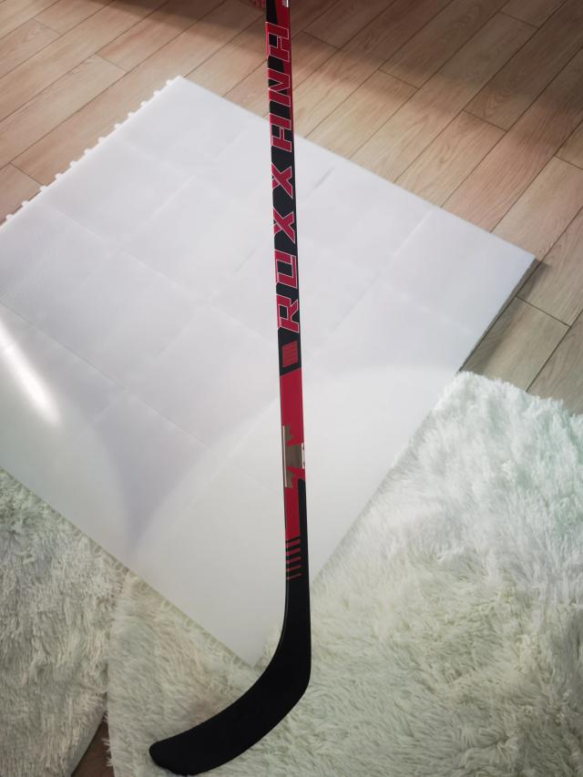 Bastão de Hóquei no Gelo Personalizável ROXXANA em Fibra de Carbono Durável de 62" e 400g, Disponível em Pacotes de 2 ou 3 Peças