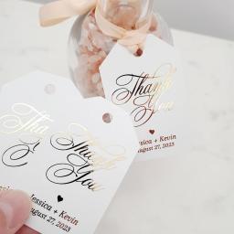 Etiquetas personalizadas do presente do casamento, etiquetas brancas do papel de embalagem, favor personalizado frustrado do partido do ouro, etiquetas da caixa dos doces com furo, 100pcs - Image 1