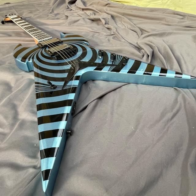Guitarra Elétrica de 6 Cordas com Hardware Preto e Cores Verdes - Frete Grátis Disponível!