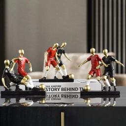 Criativo resina artesanato jogador de futebol estatuetas atleta escultura em miniatura meninos modelo casa decoração desktop - Image 2