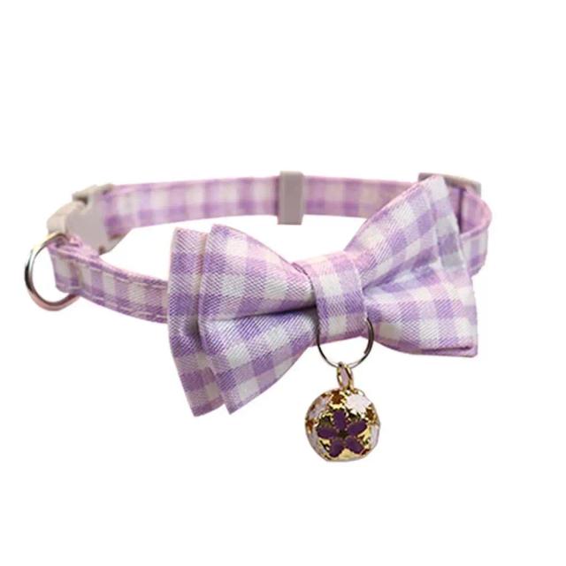 Colar Floral Ajustável para Cães e Gatos - Acessório Decorativo e Elegante para Pets