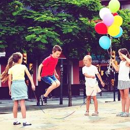 Corda de pular longa arco-íris de 5m para crianças e estudantes – alça antiderrapante, corda de pular de velocidade para jogos de grupo e fitness escolar - Image 3