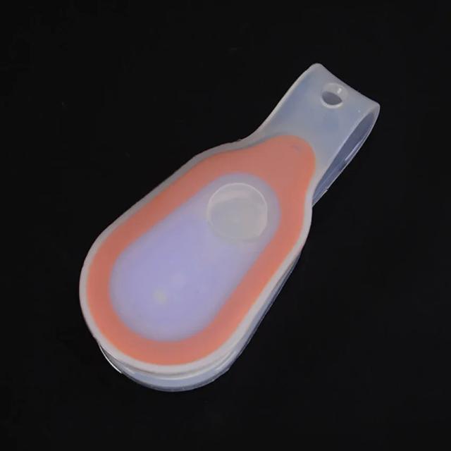 Lanterna LED Clip-On: Luz Noturna para Enfermagem e Atividades ao Ar Livre com Imã para Mãos Livres e Segurança Ideal