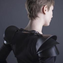 Adulto medieval gótico ombro armadura para homens mulheres guerreiro cavaleiro cosplay traje acessório de couro do plutônio arnês armadura capa - Image 3