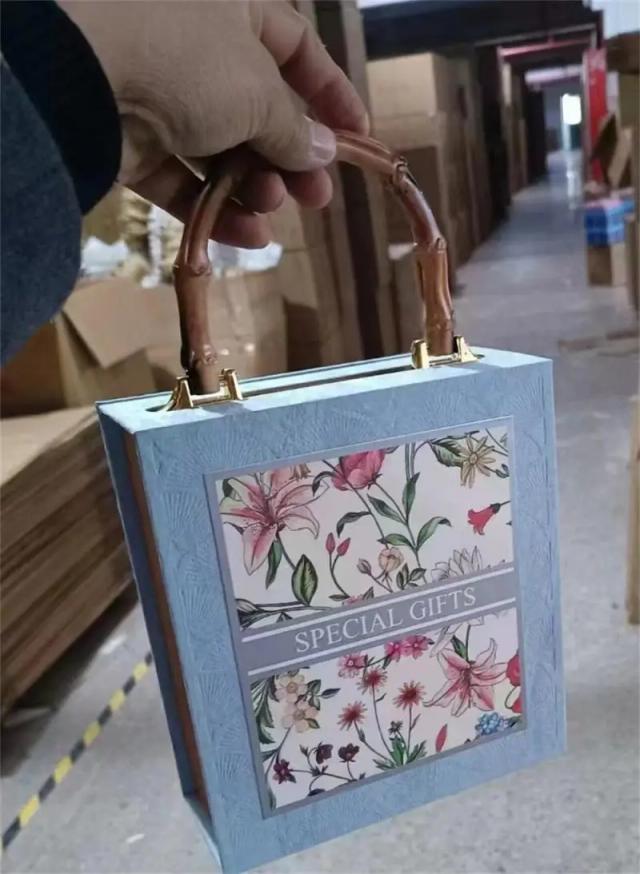 Caixa de Presente Elegante para Casamento: Embalagem Portátil Grande com Tampa