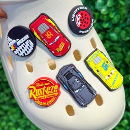 1/6 pçs disney relâmpago mcqueen pvc sapatos encantos miniso carros chinelos fivela decorações caber meninos presente de aniversário - Image 1