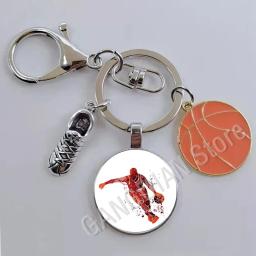 Moda jogar basquete foto chaveiro basquete equipe lembrança de vidro cabochão chaveiro esportes bola amante carro chaveiro - Image 6