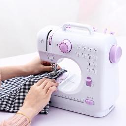 Mini máquina de costura portátil para iniciantes, 12 pontos embutidos, artesanato, conserto, com pedal, agregado familiar - Image 1