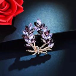 Broche flor roxa strass para mulheres, Alfinete clássico de luxo para meninas, broche versátil, acessórios de vestuário, elegante - Image 3