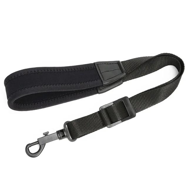 Cinta Acolchoada Preta para Saxofone: Conforto e Estilo para Todos os Tipos de Instrumento