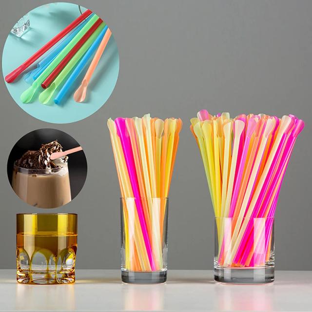 Conjunto de 100 canudos de plástico multicoloridos para festas e bebidas em bar