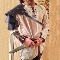 Couro medieval retrô de várias camadas cravejado armadura de ombro, armadura estilo viking guerreiro, fantasia de Halloween, cosplay - Image 1