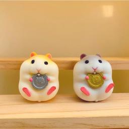Anime Roubando Hamster Decoração Interior Do Carro, Figuras Gourmet Hamster, Auto Decoração Do Painel, Acessórios Do Carro, Bonito, Mulheres - Image 5