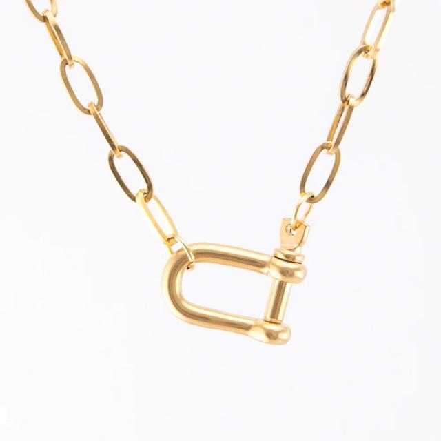 Pingente de Aço Inoxidável em Forma de Manilha U para Mulheres - Mosquetão Snap Hook, Fivela de Escalada e Colar Dourado com Fecho em Ferradura