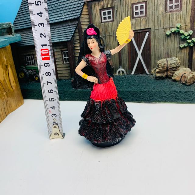 Escultura de Mesa em 3D - Dançarina Flamenca, Ornamento Artesanal, Presente Ideal da Espanha para Decoração DIY