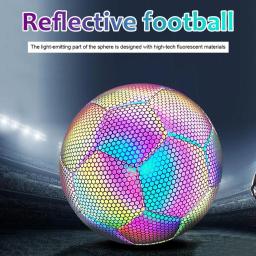 Bolas de futebol luminosas para meninos e meninas, noite escura, led, borracha, reflexivo, brilhante, esportes, brinquedo, tamanho 4, 5 - Image 1