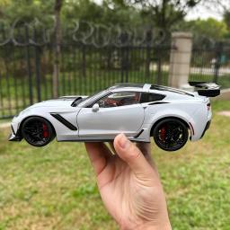 AUTOART-Car Model Static Display Birthday Gifts for Friends, Chevrolet Corvette C7 ZR1, 1:18 - Image 4