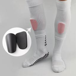 Caneleiras de futebol para crianças e adultos, guarda de futebol plástico, protetor de perna, equipamento de proteção respirável, 2pcs - Image 3