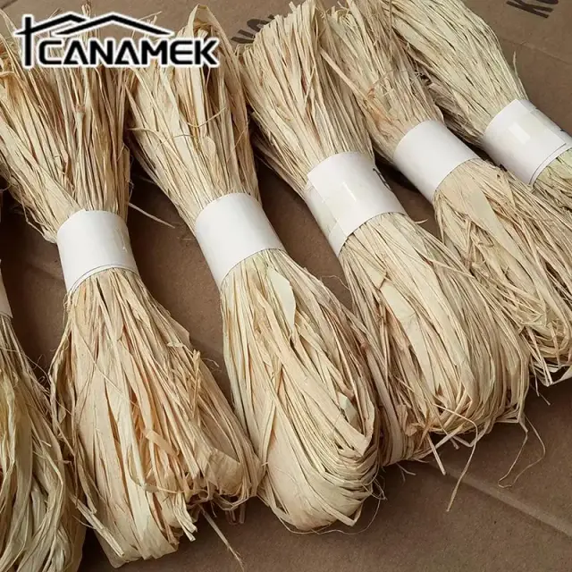 Conjunto de Ráfia Natural para Artesanato: Laços, Etiquetas e Emblemas em Projetos Criativos