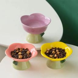 Tigela levantada antiderrapante para animais de estimação, alimentador cerâmico bonito, forma de flor, pé alto, alimentador de cachorro, água de alimentação, prato de gato elevado, suprimentos para animais, novo - Image 1