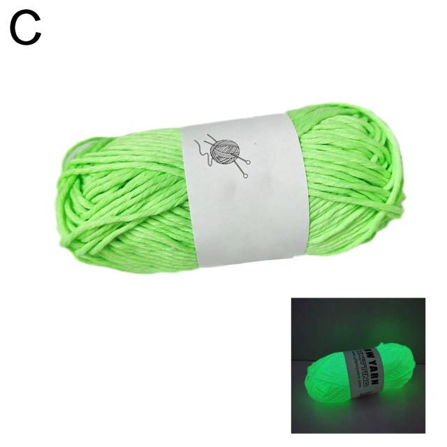 Fio de Poliéster Luminoso de 500cm para Tricô, Crochet, Tapetes DIY, Suéteres e Chaveiros Brilhantes no Escuro