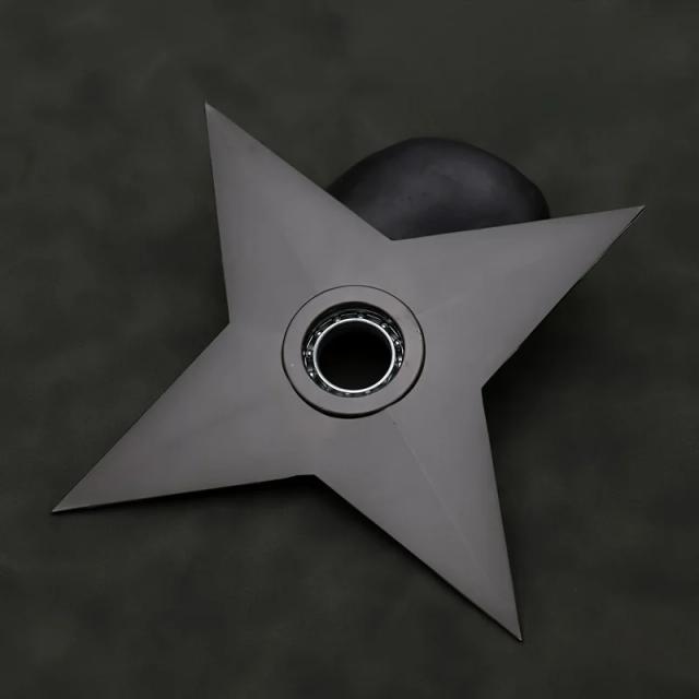 Arma Giratória Shuriken e Dardos de Metal - Brinquedo Inovador para Verão 2022