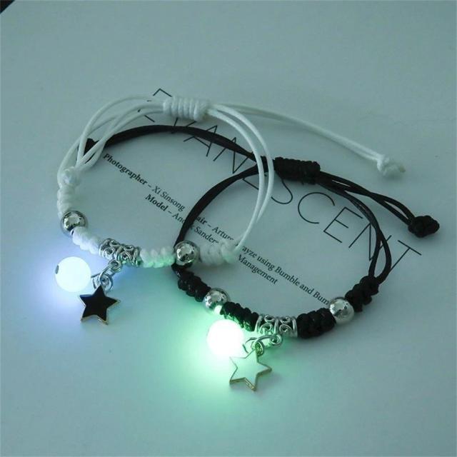 Conjunto de Pulseiras de Charms Luminous Cat Star Moon para Homens e Mulheres - Ajustáveis e Eternas Amizades de Verão, 2 Peças